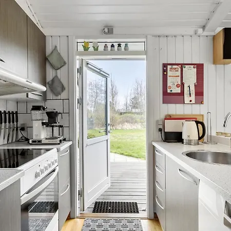 2 Bedroom Cozy Home In Bindslev