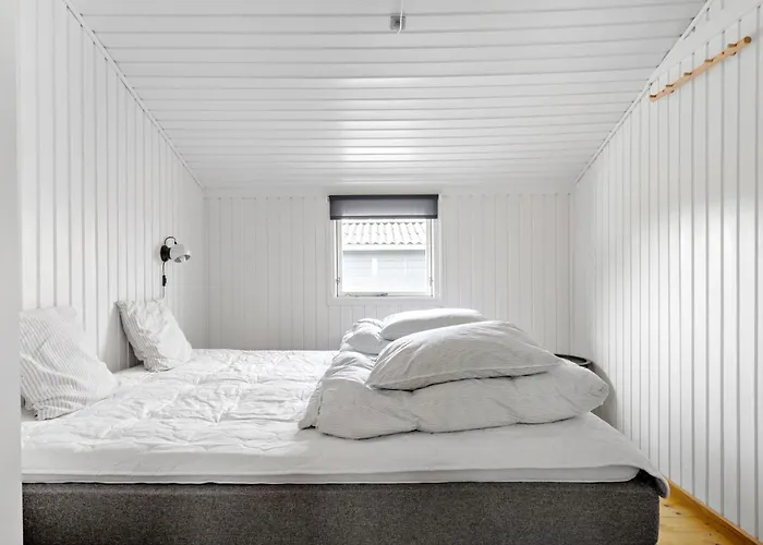 3 Bedroom Beautiful In Дом отдыха *