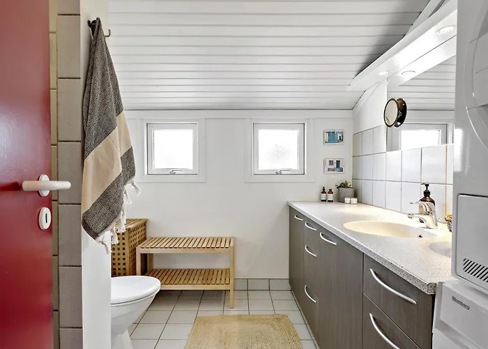 3 Bedroom Beautiful In Дом отдыха *