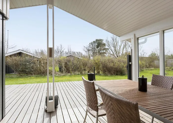 3 Bedroom Beautiful In Дом отдыха *