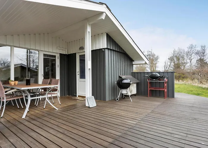 3 Bedroom Beautiful In Bindslev