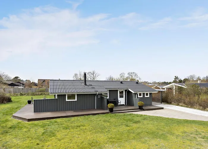 3 Bedroom Beautiful In Дом отдыха